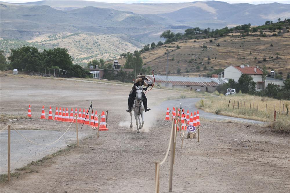 Talas'ta Atlı Okçuluk heyecanı