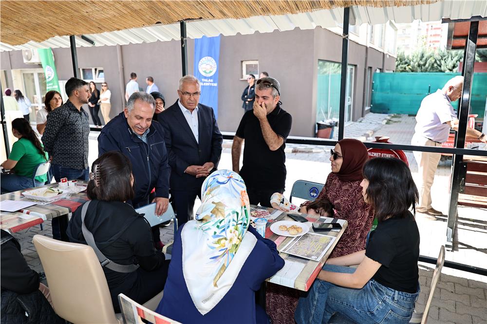 Kayseri Talas'ta gelenek bozulmadı, üniversitelilere elit karşılama