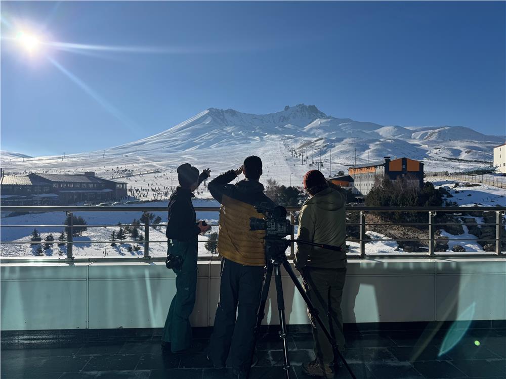 Kayak tutkunları dönüp dolaşıp Erciyes'e geliyor