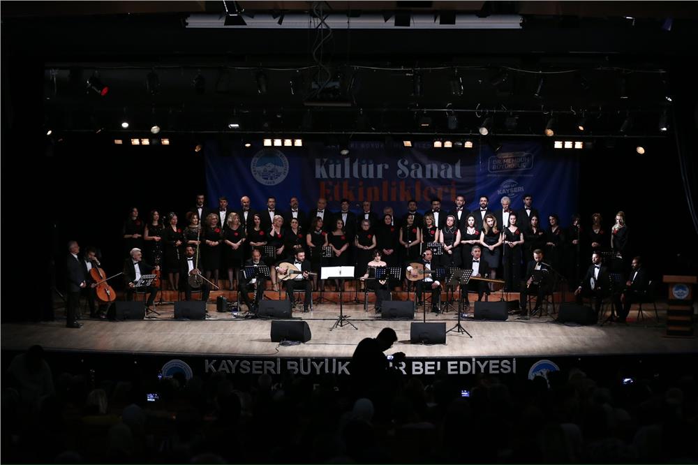 Kayseri'de Türk Sanat Müziği rüzgârı esti Kayseri'de Türk Sanat Müziği rüzgârı esti